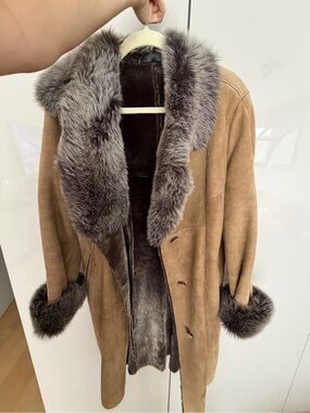 🗽🩶NEW Overland Shearling Coat with Plush Gray Fur Trim